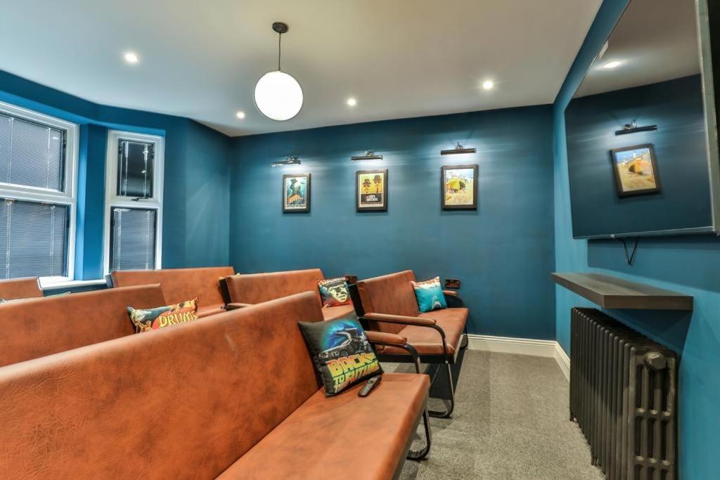 23 Trafalgar Square With Hot Tub And Cinema Scarborough Exterior foto