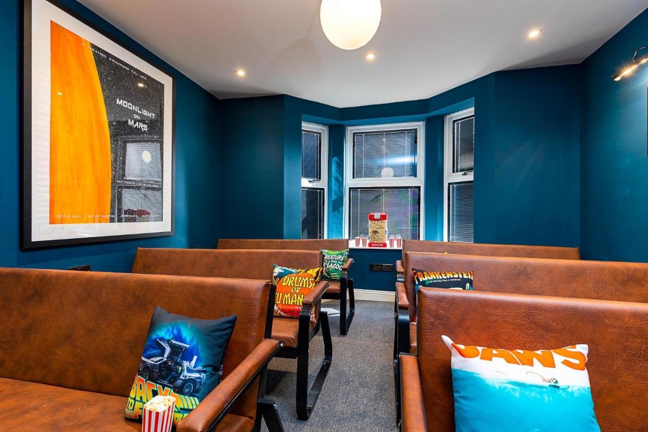23 Trafalgar Square With Hot Tub And Cinema Scarborough Exterior foto